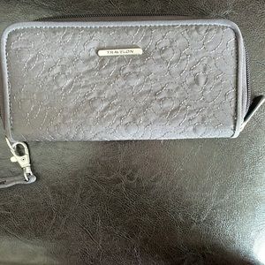 Travelon rfid protection wristlet style wallet
